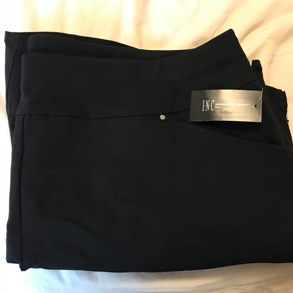 Black Shorts - size 20W - Picture 4 of 4